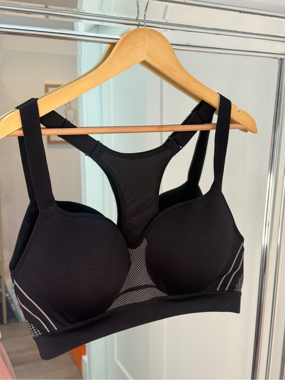 Underoutfit brand- Women’s Black Wireless Support Bra-2XL - Picture 3 of 5